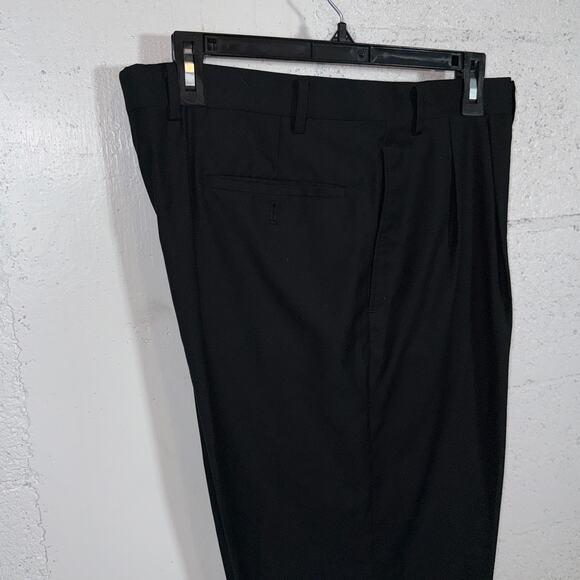 Ralph Lauren Men's Classic-Fit Solid Pleated Dress Pants Black Solid 38X30 $95 - Picture 4 of 8